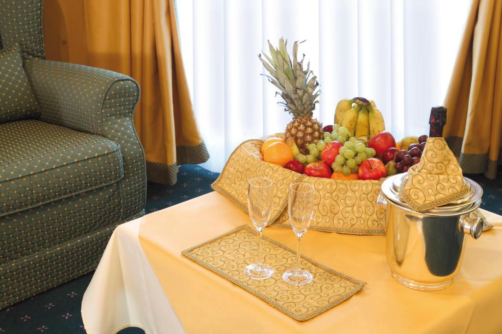Hotel Gran Vacanze Rooms & Apartments Dimaro Exterior foto