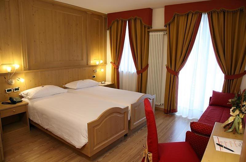 Hotel Gran Vacanze Rooms & Apartments Dimaro Quarto foto